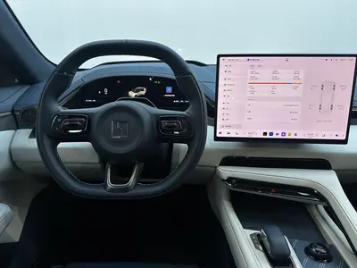 极氪 001 2025款 WE版 95kWh 四驱 thumbnail 8