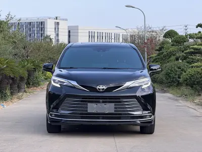 Toyota Sienna 2024 2.5LHybrid AWDPremium thumbnail 3