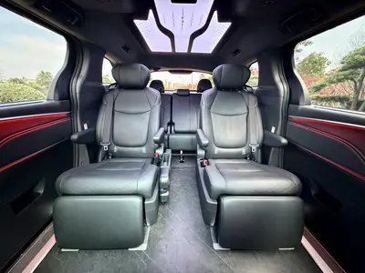 Toyota Sienna 2024 2.5LHybrid AWDPremium thumbnail 11