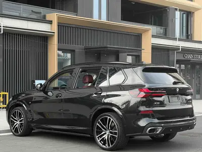BMW X5 2025 xDrive 30Li PrestigeMM Sport Night