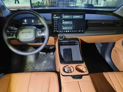 Aion V 2025 Tyrannosaurus Rex 650 Smart thumbnail 8
