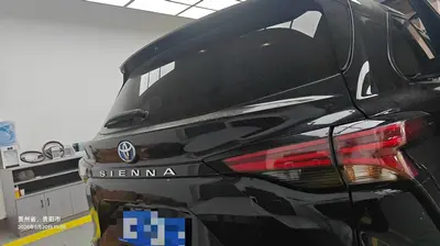 丰田 赛那SIENNA 2023款 2.5L混动 铂金版 thumbnail 4