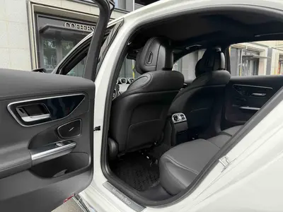 Mercedes-Benz C-Class 2025 C 260 L Sport thumbnail 7