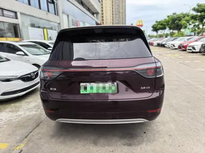鸿蒙智行 问界M9 2025款 增程 Ultra版 52kWh 6座版(192线激光雷达) thumbnail 6