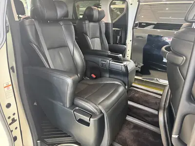Toyota Vellfire 2020 Hybrid 2.5L HVLuxury thumbnail 5