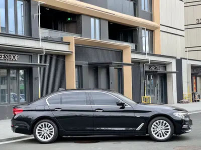 BMW 5 Series 2018 Facelift 530Li Leading Luxury Pack thumbnail 9