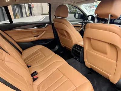 BMW 5 Series 2018 Facelift 530Li Leading Luxury Pack thumbnail 16