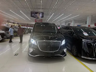 奔驰 威霆 2023款 2.0T 商务版 7座 thumbnail 1