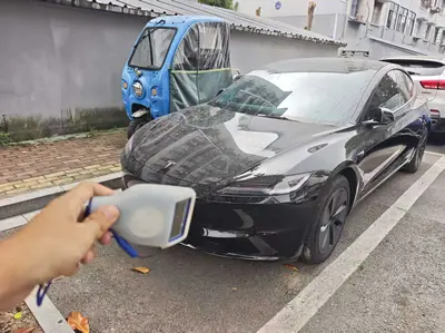 Tesla Model 3 2025 RWD thumbnail 2