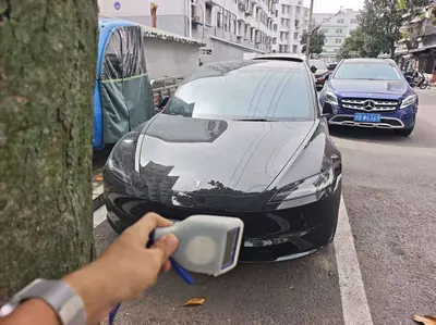 Tesla Model 3 2025 RWD thumbnail 3