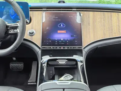奔驰 EQE 2025款 500 4MATIC 先锋版