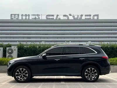 Mercedes-Benz GLC 2023 -Class GLC 260 L 4MATIC Luxury 5-Seat thumbnail 3