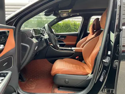 Mercedes-Benz GLC 2023 -Class GLC 260 L 4MATIC Luxury 5-Seat thumbnail 4