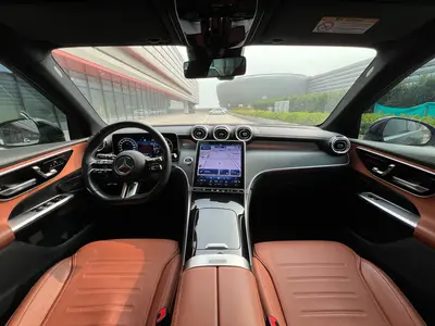 Mercedes-Benz GLC 2023 -Class GLC 260 L 4MATIC Luxury 5-Seat thumbnail 9