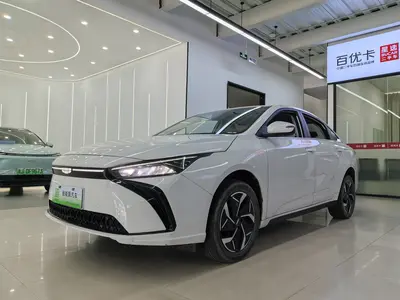 吉利几何 G6 2024款 500KM 公务版 thumbnail 2