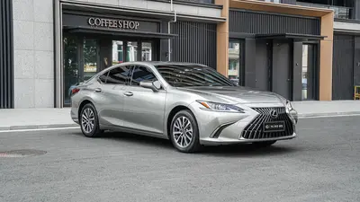 Lexus ES 2022 300h Excellence thumbnail 4