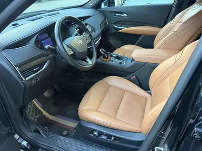 凯迪拉克 XT4 2022款 28T 两驱尊贵型