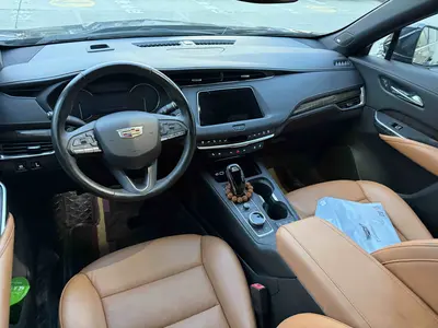 凯迪拉克 XT4 2022款 28T 两驱尊贵型 thumbnail 8